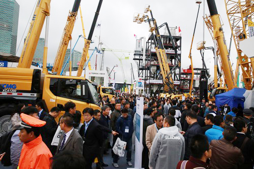 【A Exposição Da bauma em diagramas】Lente Sob A Padrão-Ouro Das Máquinas De Elevação Do XCMG　　