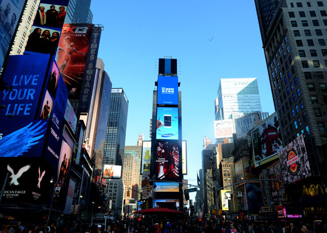 Filme publicitário de XCMG apareceu no“Ecrã Chinês”da Time Square em Nova Iorque